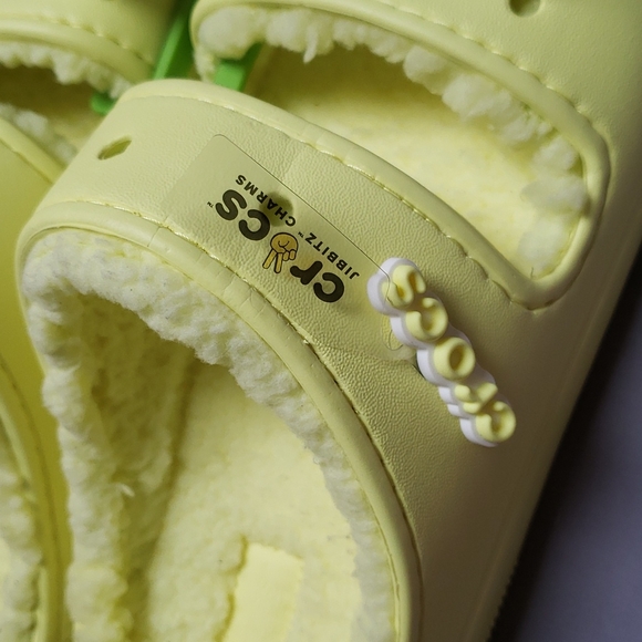 Crocs brand new yellow - Picture 3 of 3